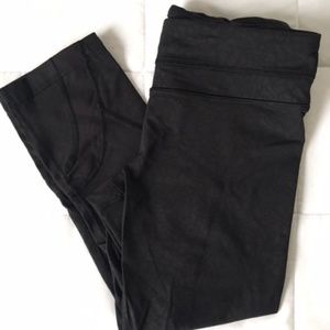 Lululemon workout capris, Size 6